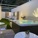 Elegance Paema, A 290mt Dalle Spiagge!