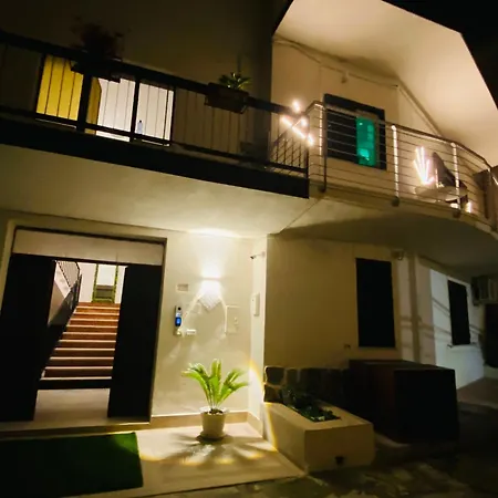 Elegance Paema, A 290mt Dalle Spiagge! 住宿加早餐酒店 4*