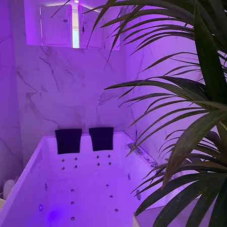 Elegance Paema, A 290mt Dalle Spiagge! Oda ve Kahvaltı 4*